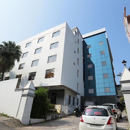 Super Townhouse Prince Palace Thiruvananthapuram Екстер'єр фото