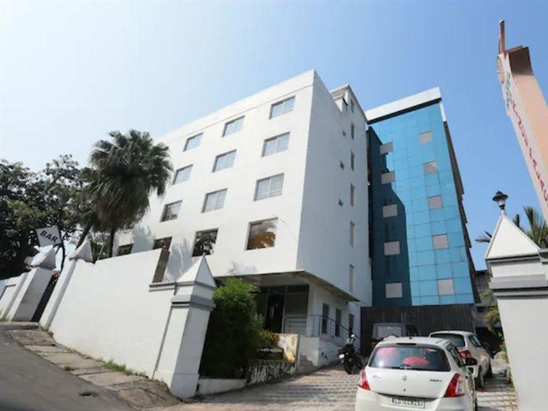 Super Townhouse Prince Palace Thiruvananthapuram Екстер'єр фото
