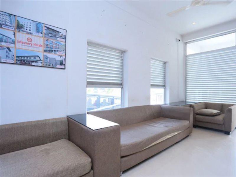 Super Townhouse Prince Palace Thiruvananthapuram Екстер'єр фото