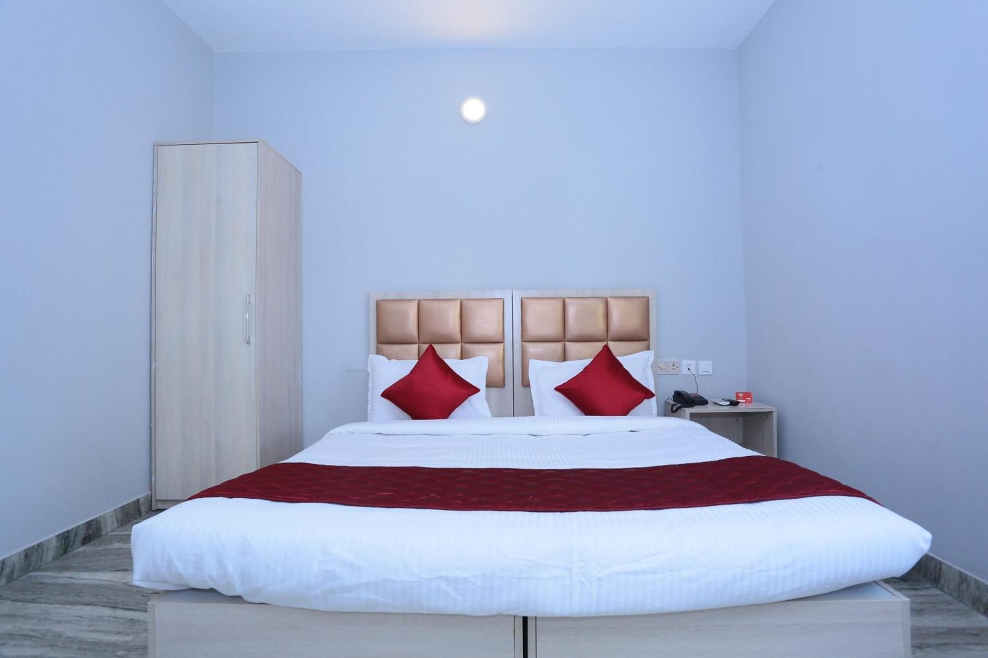 Super Townhouse Prince Palace Thiruvananthapuram Екстер'єр фото