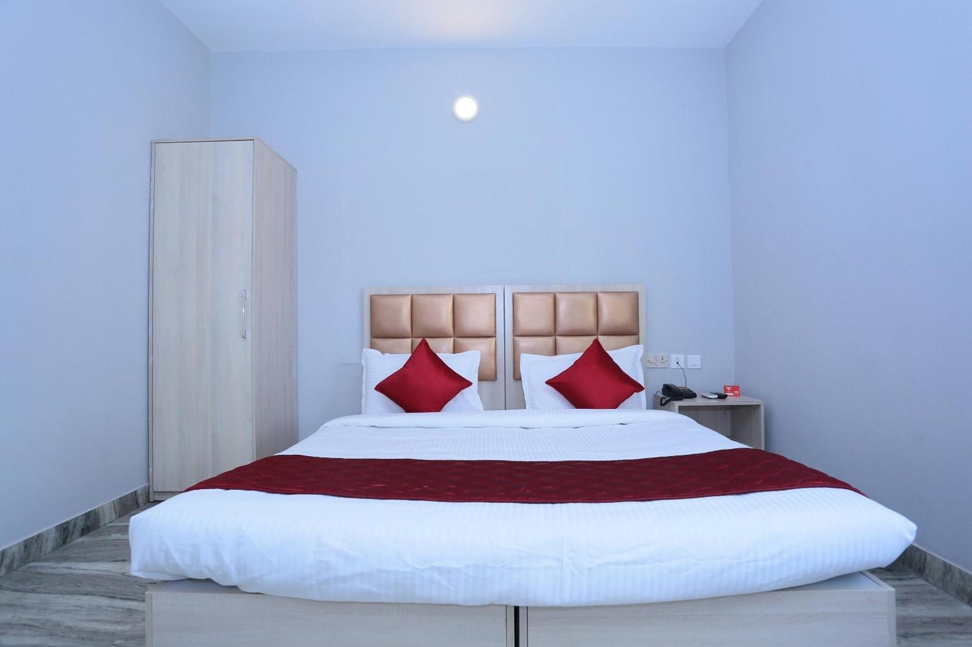 Super Townhouse Prince Palace Thiruvananthapuram Екстер'єр фото