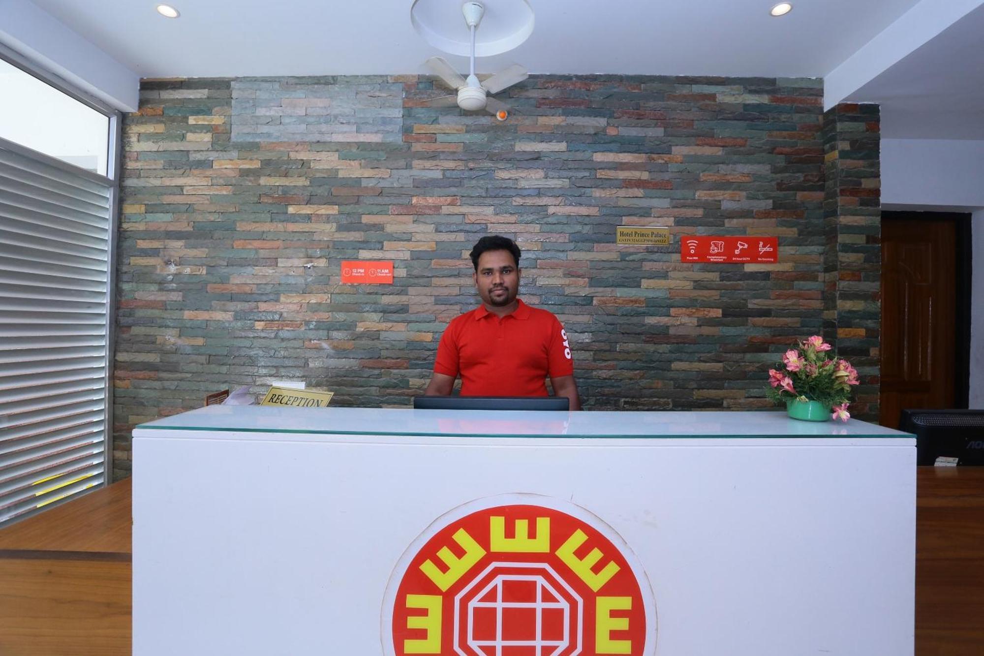 Super Townhouse Prince Palace Thiruvananthapuram Екстер'єр фото